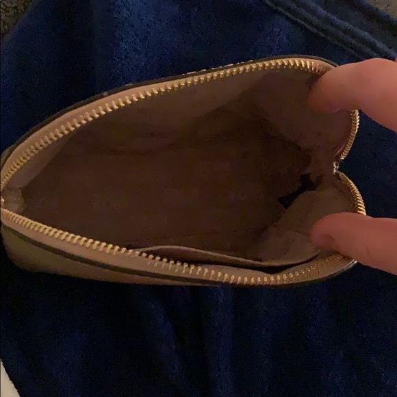 Michael kors make-up bag - Picture 3 of 3